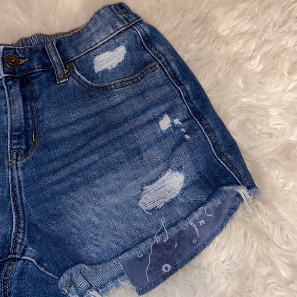 Aerie Distressed Denim Shorts With Printed Pockets - Picture 5 of 8